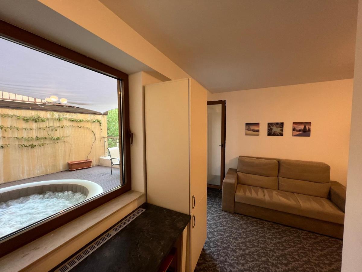 Coroni Studio With Jacuzzi Braşov Extérieur photo